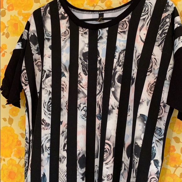 Cute Skull And Stripe Rose Print Shirt - Picture 3 of 7